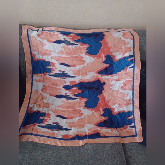 SCOOP 100% Silk scarf - Picture 1 of 3